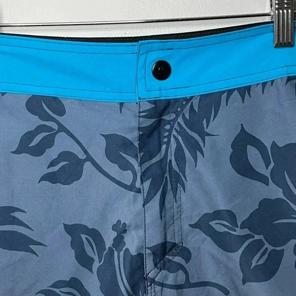 QuickSilver Amphibians Board Hawaiian Print Board Short - Picture 6 of 12
